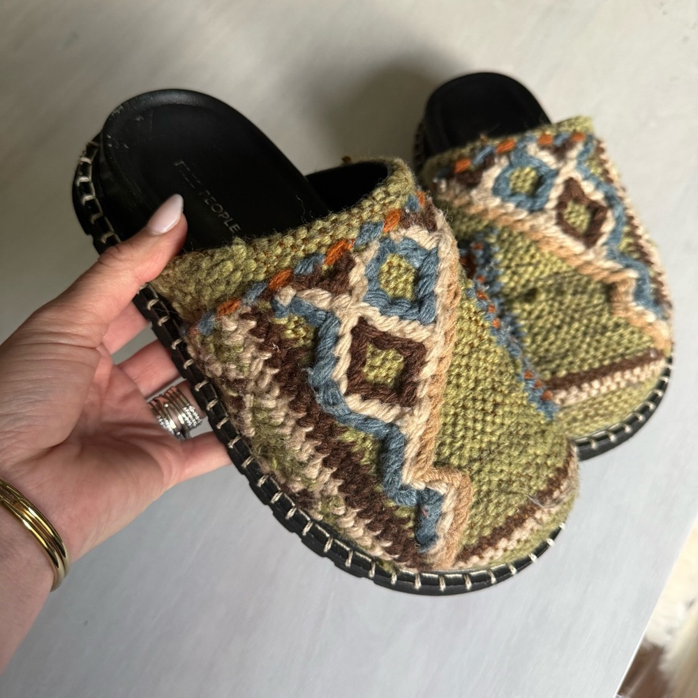 FREE PEOPLE • Magic carpet mules slides - botanical combo - size 6 - Picture 5 of 10